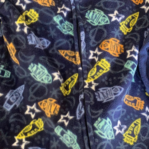 2- 4T Zipper Up Footie Pjs - Picture 2 of 8